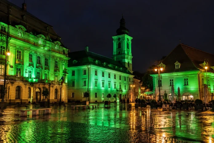 Sibiul marchează Ziua Mondială a Sănătății Mintale prin clădiri iluminate în verde